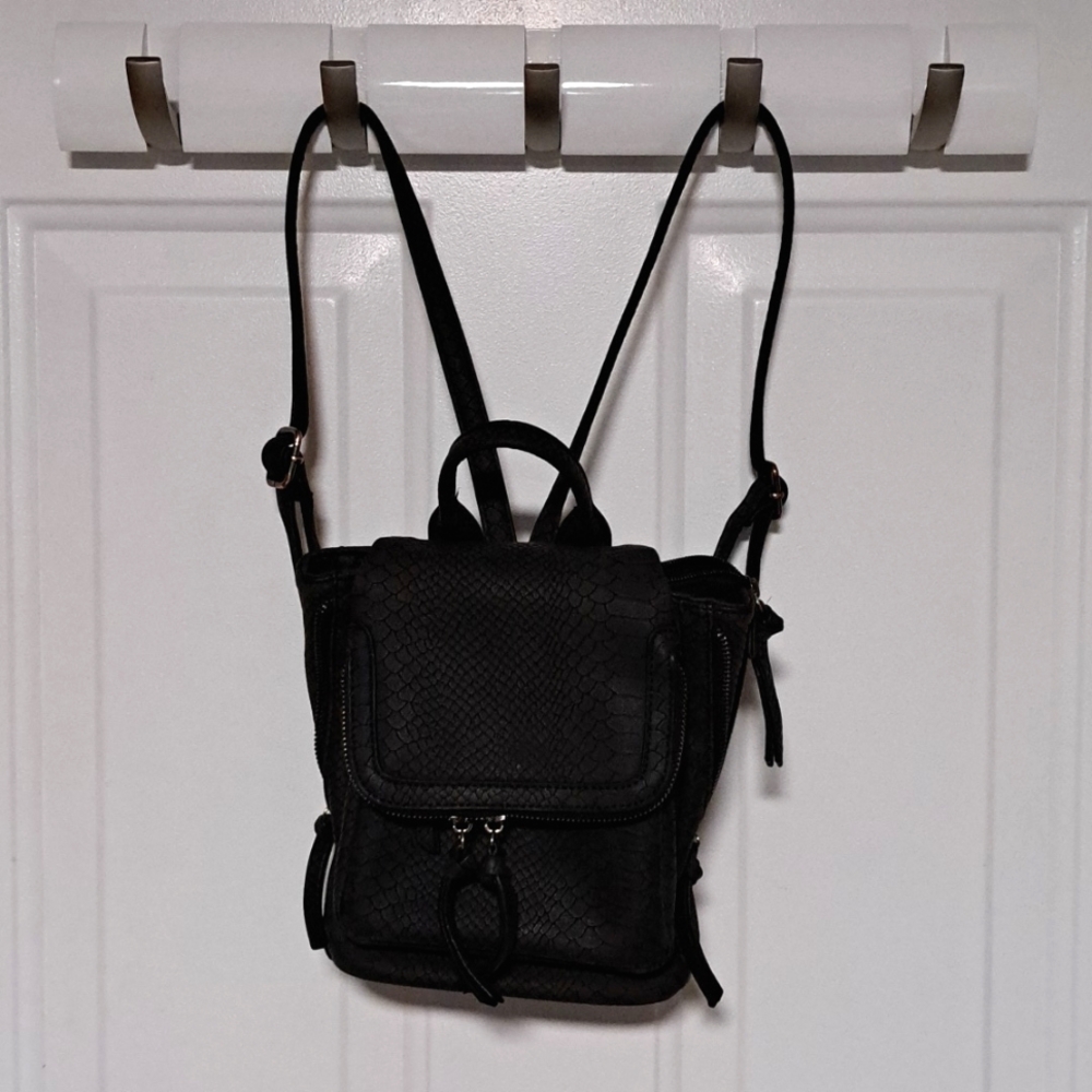 Mini "snake skin" purse backpack
